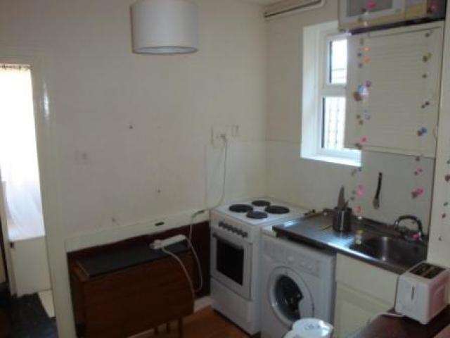 			Studio Apartment, 1 bath, 1 reception Studio			 Burrard Road, WEST HAMPSTEAD